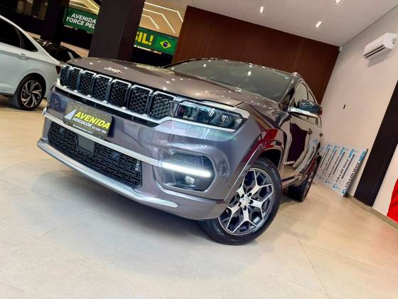 JEEP COMMANDER 1.3 T270 TURBO FLEX OVERLAND AT6 JEEP COMMANDER 1.3 T270 TURBO FLEX OVERLAND AT6
